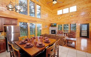 Interior - Indoor Pool and Hot Tub! - Beaver's Mountaintop Retreat (Pigeon Forge)