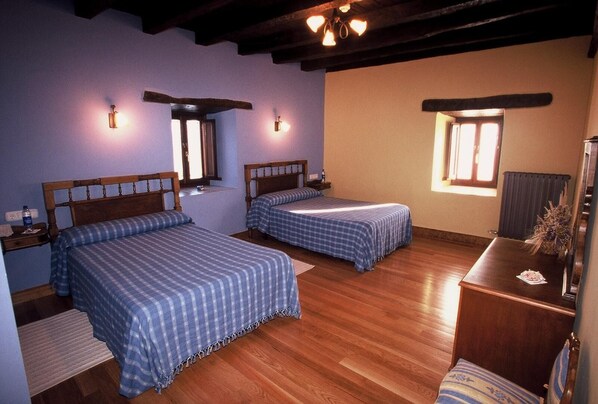 Habitación doble | Wifi gratis y ropa de cama