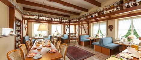 Daily buffet breakfast (EUR 8.90 per person)