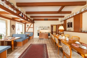 Daily buffet breakfast (EUR 8.90 per person) - Hotel Zum Kaffeekännchen (Norderstedt)