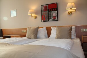 Decoración personalizada, muebles diferentes y escritorio 