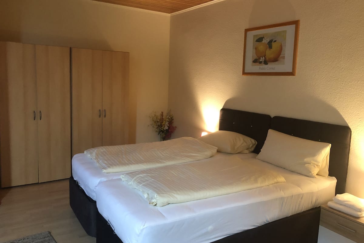 Quarto standard | Individualmente decorados, individualmente mobiliados, escrivaninha