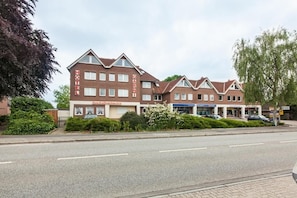 Exterior - Hotel Zum Kaffeekännchen (Norderstedt)