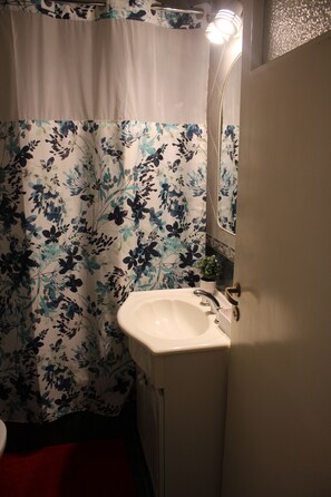 Vasca, bidet, asciugamani, sapone