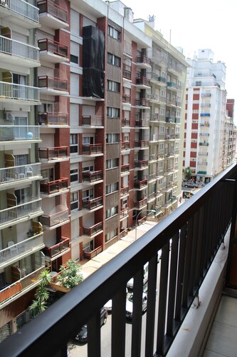 SPACIOUS APARTMENT METERS FROM THE SEA IN GUEMES AREA