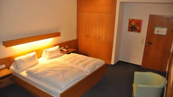 Doppelzimmer | Schreibtisch, Verdunkelungsvorhänge, Bügeleisen/Bügelbrett