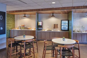 Free daily continental breakfast