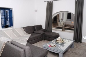 Lobby sitting area - Dar Ennour (Erriadh)