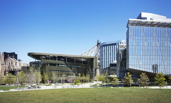 Front of property - Graduate by Hilton New York (New York)