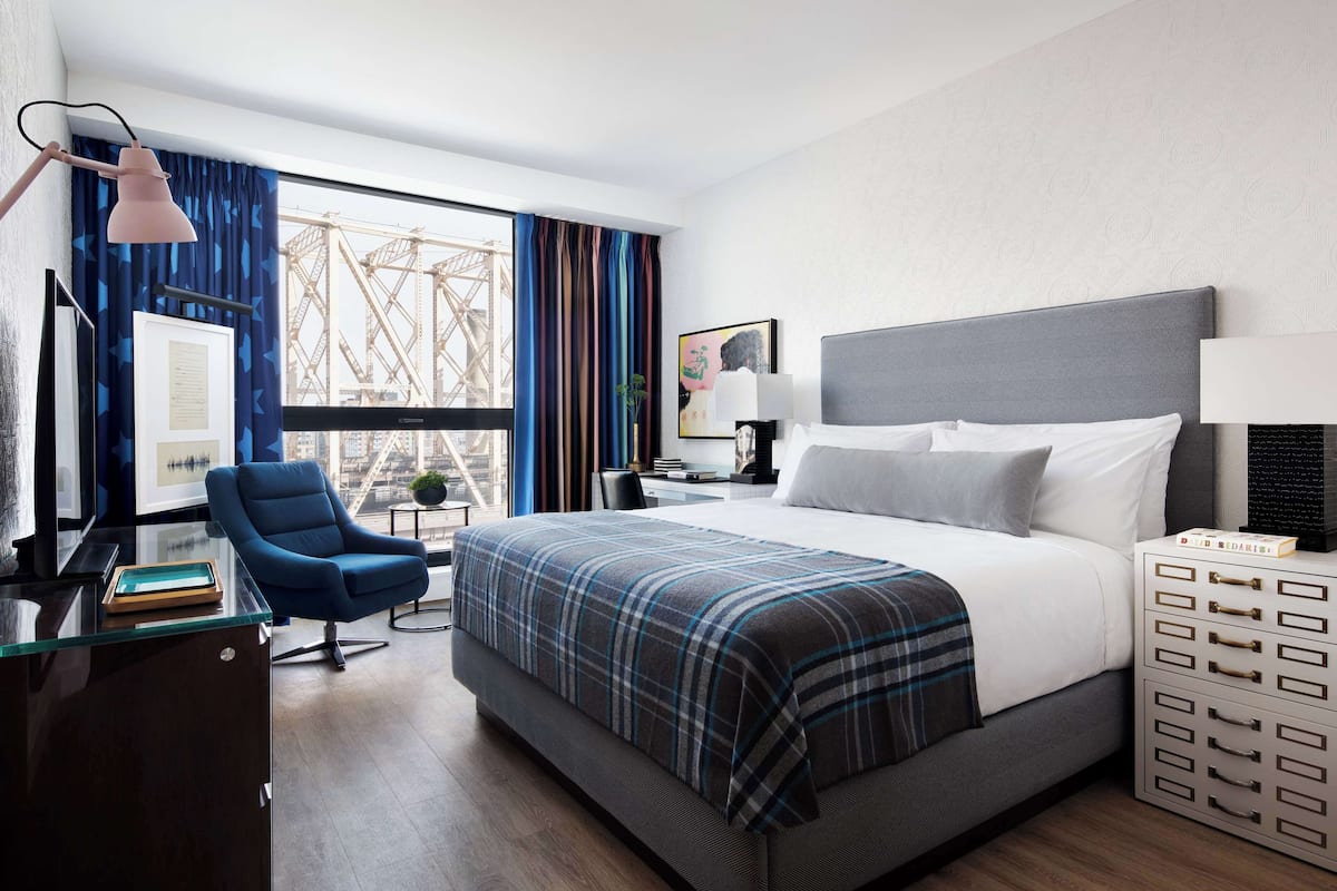 Premium bedding, down duvets, Tempur-Pedic beds, in-room safe