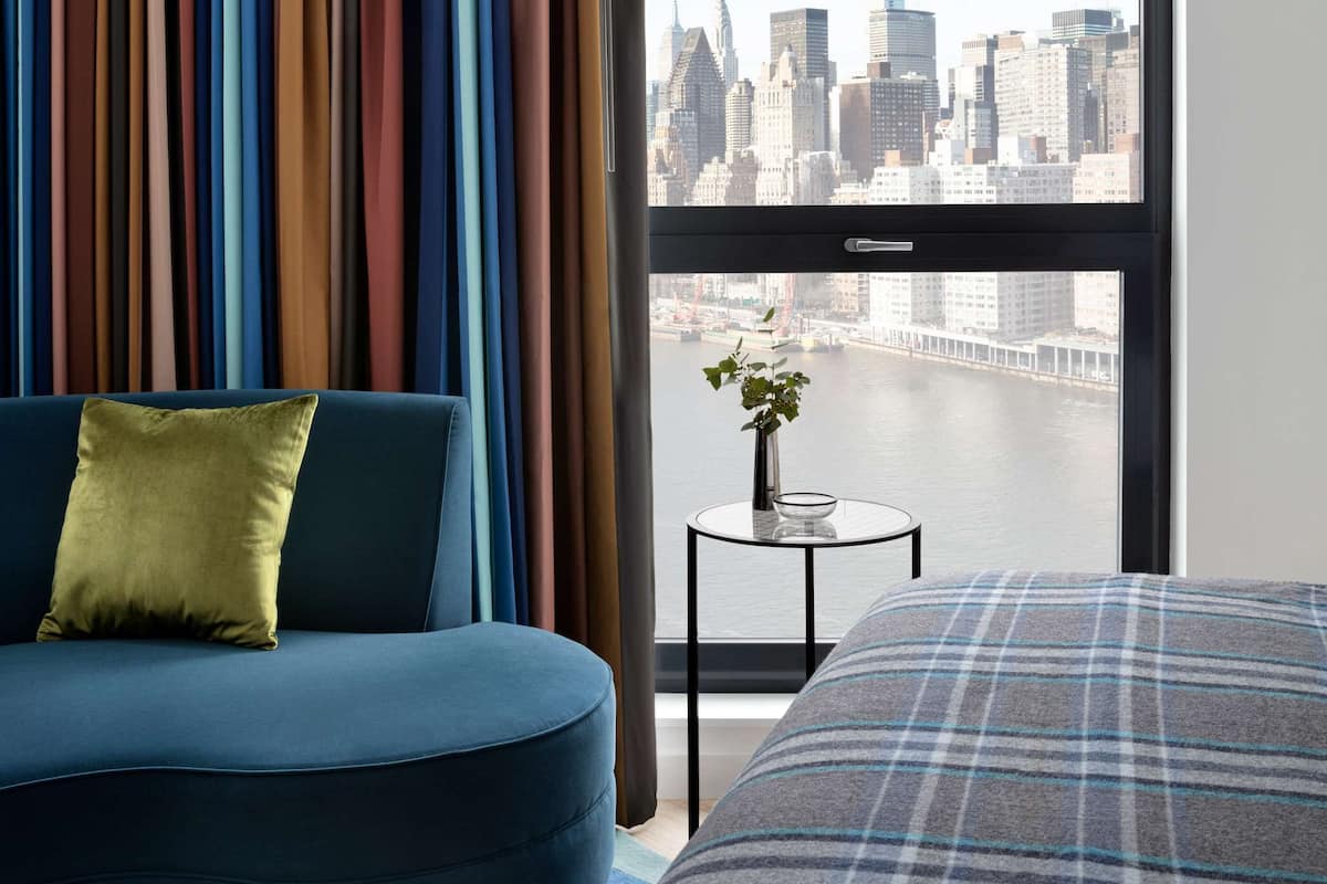 Premium bedding, down duvets, Tempur-Pedic beds, in-room safe