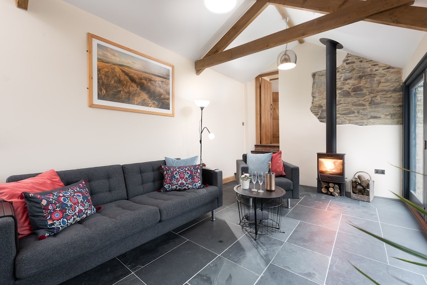 Pretty, 2-bedroom Barn Conversion With Hot Tub Close To North Devon Beaches - Braunton