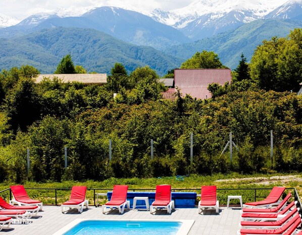 Indoor pool, 2 outdoor pools