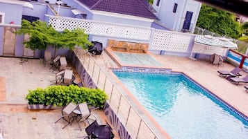 Outdoor pool, open 9:00 AM to 5:00 PM, sun loungers