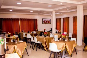 Desayuno típico de la región gratuito y diario