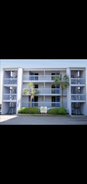 Exterior - Beachfront Villa with Excellent Views  —June 27-July 4!! Find reviews on air-bnb (North Myrtle Beach)