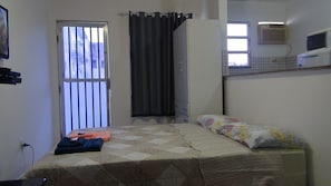 1 Schlafzimmer, BĂŒgeleisen/BĂŒgelbrett, WLAN, BettwĂ€sche