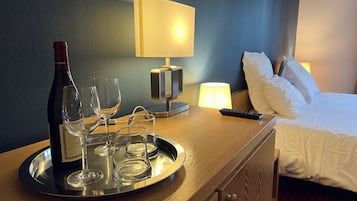 Superior-Doppelzimmer, 1 Queen-Bett, Nichtraucher | Schreibtisch, Verdunkelungsvorhänge, schallisolierte Zimmer
