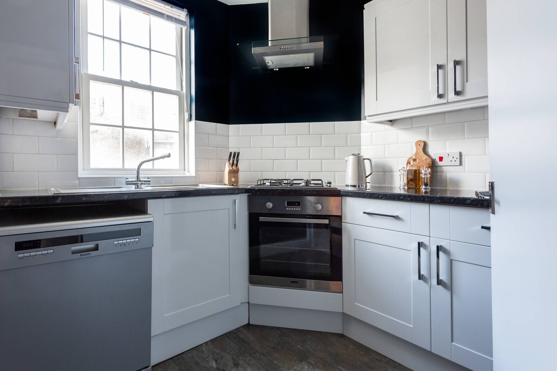 Fridge, dishwasher, coffee/tea maker, toaster