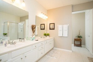 Apartment | Badezimmer | Handtücher