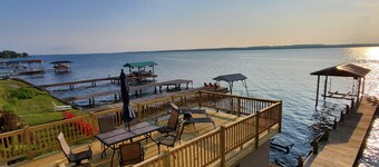 Nouvelle location parfaite au bord du lac, vue imprenable sur la route des vins de Seneca, Genève.