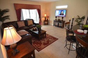 Villa | Living room | Flat-screen TV, fireplace, foosball - CYP #3 (Davenport)