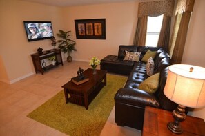 Villa | Living room | Flat-screen TV, fireplace, foosball - CYP #3 (Davenport)