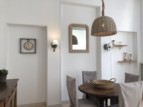 CHARMING T3 WITH HYPER TOWN CENTER PARKING