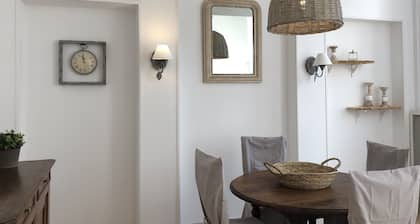 CHARMING T3 WITH HYPER TOWN CENTER PARKING