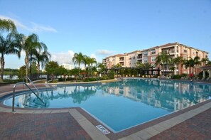 Condo | Piscina | Piscina externa