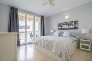 Family Apartment | Premium bedding, down comforters, in-room safe, individually decorated - Sur Suites Castillo (Fuengirola)