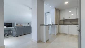 Castillo Ático Panorama | Private kitchen | Full-size fridge, microwave, oven, stovetop