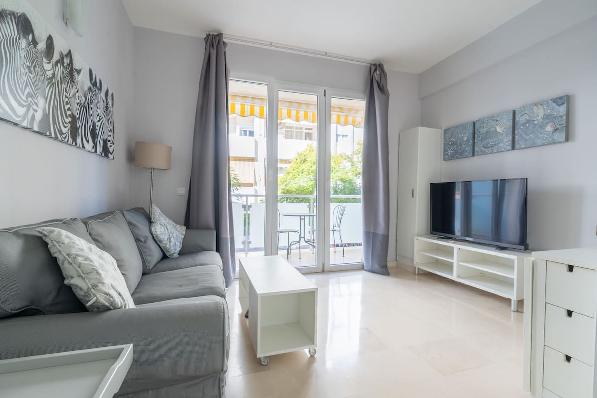 Castillo Executive | Living area | Flat-screen TV