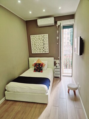 2 bedrooms, in-room safe, travel cot, free WiFi