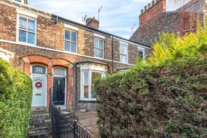 Exterior - 1st Floor Nunnery · Modern, Romantic 1 Bed Apartment in York - Pass the Keys (York)