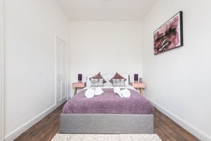1 bedroom, iron/ironing board, free WiFi, bed sheets - 1st Floor Nunnery · Modern, Romantic 1 Bed Apartment in York - Pass the Keys (York)