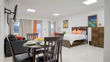 Studio Suite, 1 Queen Bed