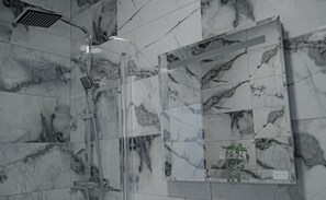Superior Studio, 1 Double Bed | Bathroom | Shower, rainfall showerhead, free toiletries, hair dryer