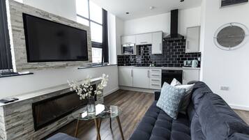 Luxury Studio, 1 Double Bed with Sofa bed | Memory-foam beds, soundproofing, iron/ironing board, travel cot