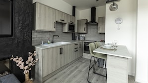 Luxury Apartment, 1 Double Bed with Sofa bed | Living area - Spire Accommodations Ltd. (Bradford)