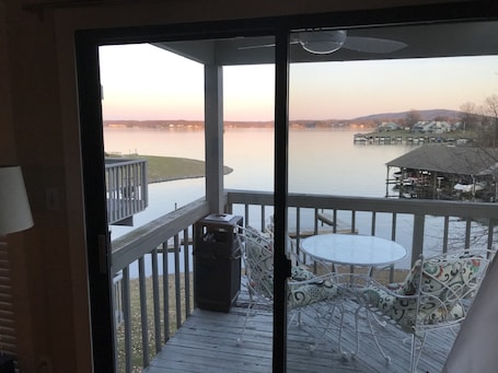 Property grounds. Amazing Views and Two Kayaks Ready to Use!
