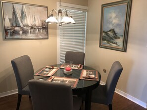 Dining - Amazing Views and Two Kayaks Ready to Use! (Moneta)