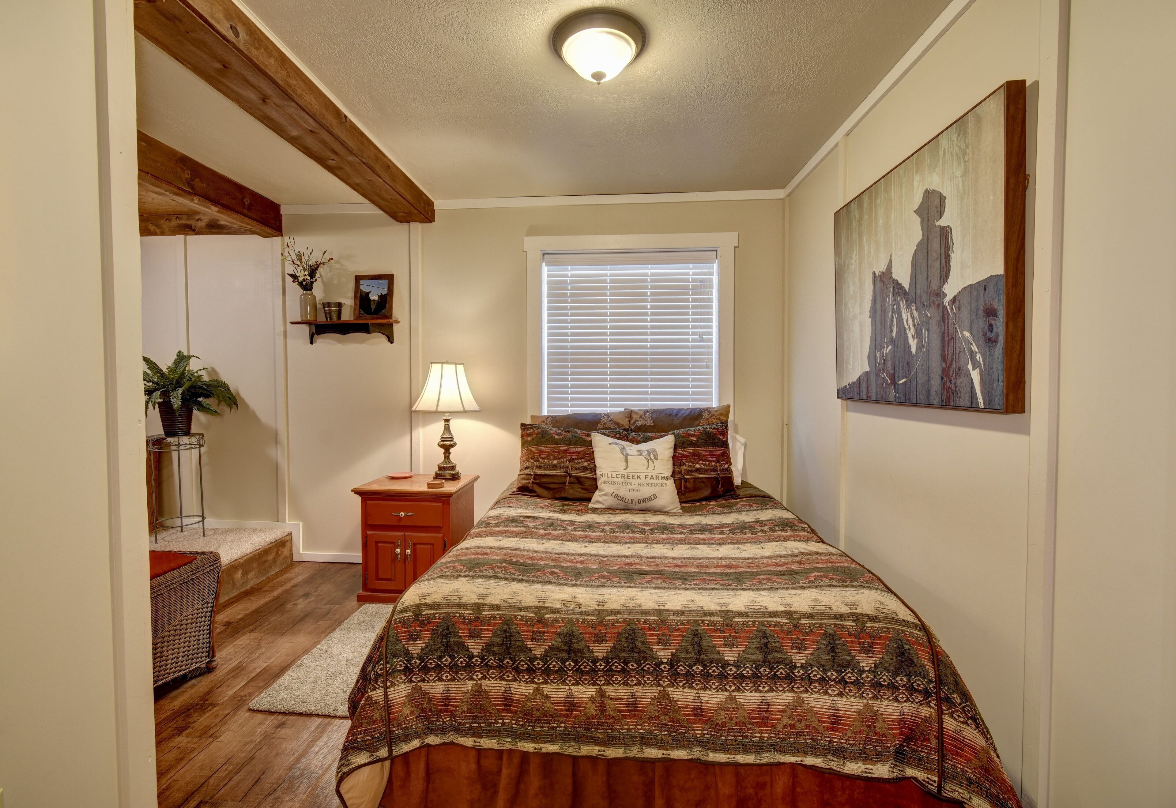 1 slaapkamer, een strijkplank/strijkijzer, gratis wifi, beddengoed