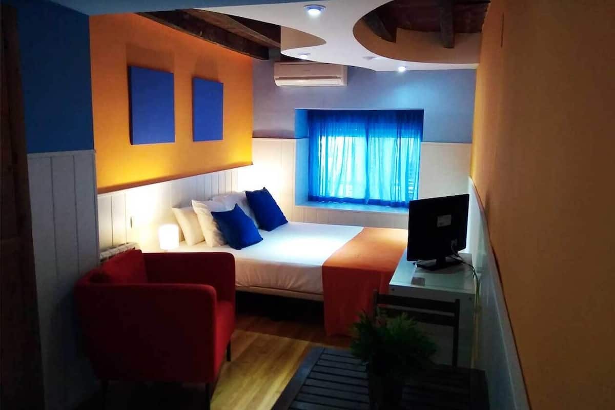 Habitación doble | Ropa de cama de alta calidad, edredón y camas con efecto memoria