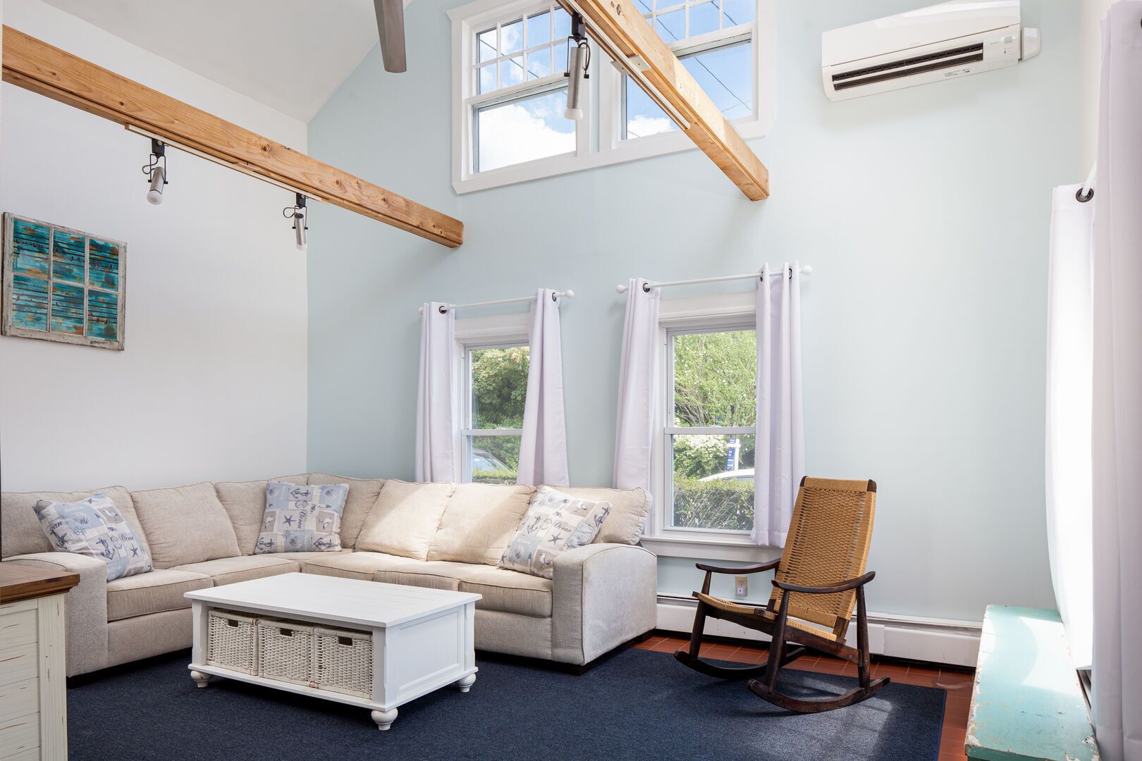 Immaculate, Modern Home Walk to Narragansett Town Beach