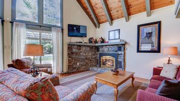 Télévision, cheminée