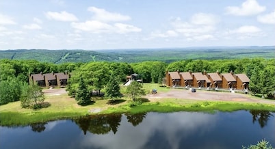 Cozy, Clean, & Quiet 2B/2B Ski In/Ski Out Condo w/ Hot Tub!