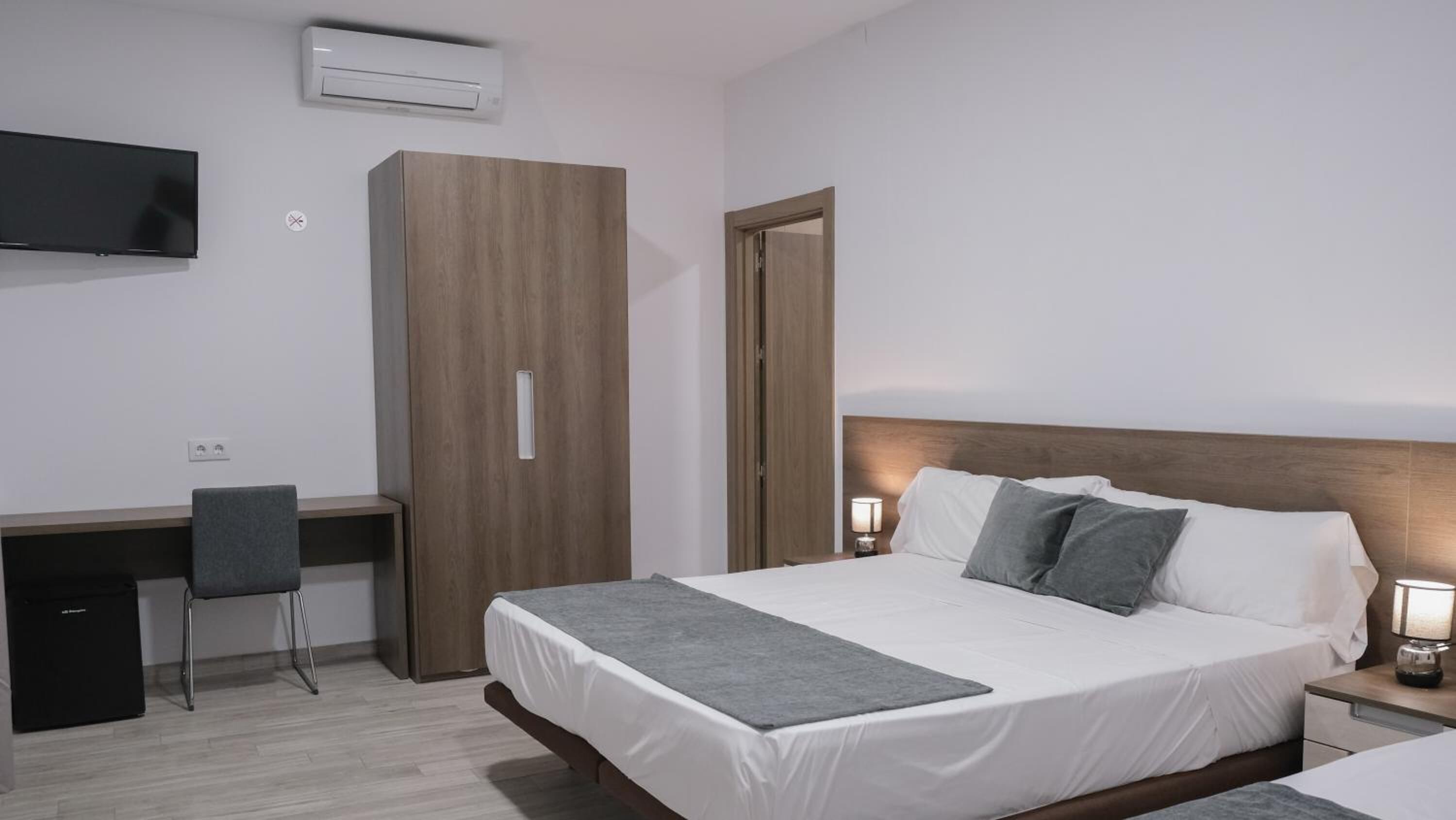 Photo - Hostal Tartessos