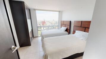 Departamento panorámico | 2 habitaciones, cortinas blackout y tabla de planchar con plancha