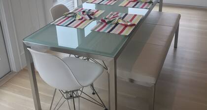 Beachlife on a Private Island Minutes from Manhattan without the Hampton Drive or Fire Island Ferry